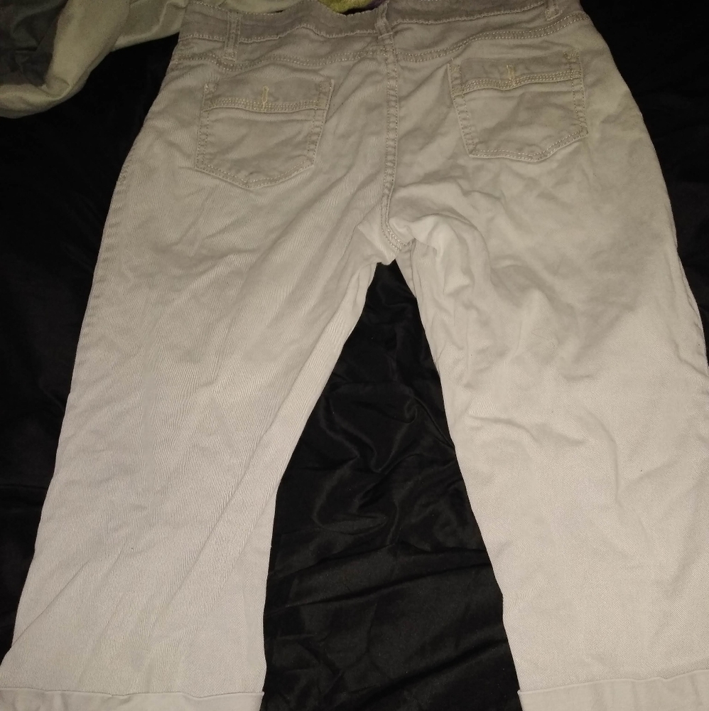 Capris - Picture 2 of 4
